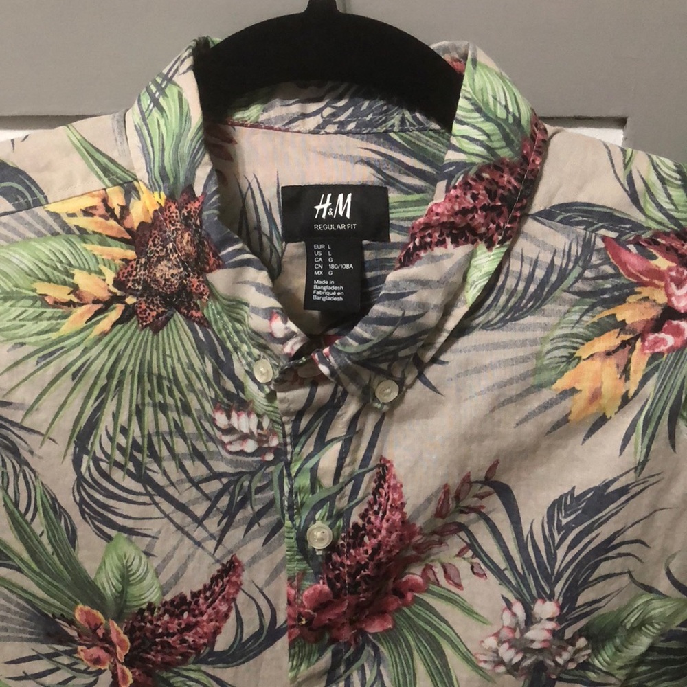 Forever 21 FLORAL T SHIRT